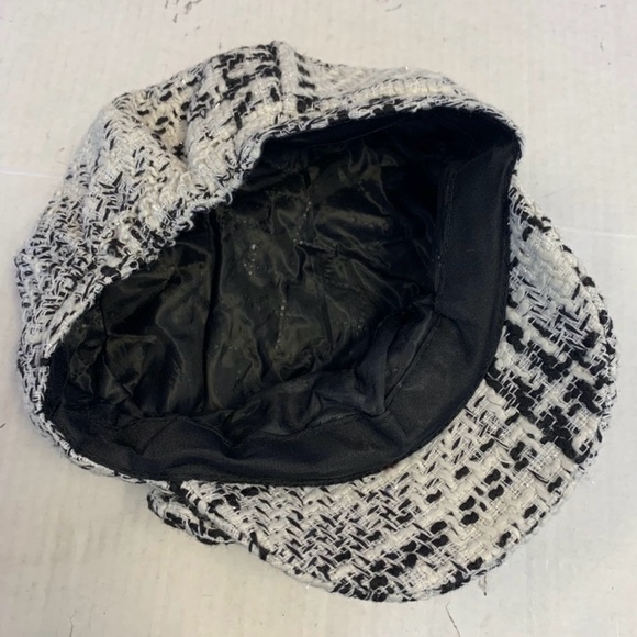 💫HP💫 FEMININE POORBOY TWEED CAP - Picture 4 of 5